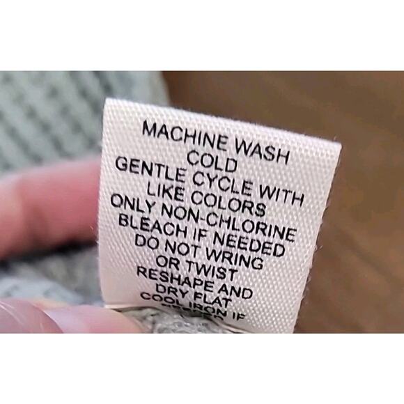 Moon & Madison Sage Cropped Waffle Knit Sweater Small V-Neck EUC - Picture 7 of 7